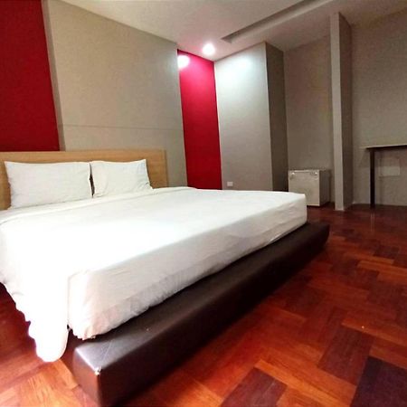 Go Inn Silom Bts Surasak X โกอินน์ สีลม บีทีเอส สถานีสุรศักดิ์ 방콕 외부 사진