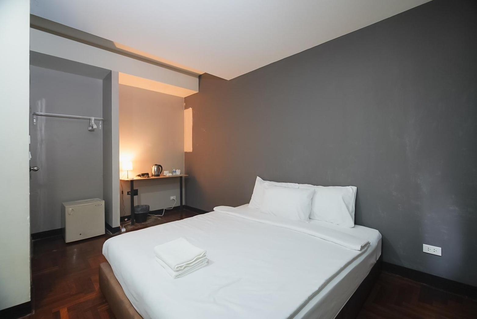 Go Inn Silom Bts Surasak X โกอินน์ สีลม บีทีเอส สถานีสุรศักดิ์ 방콕 외부 사진