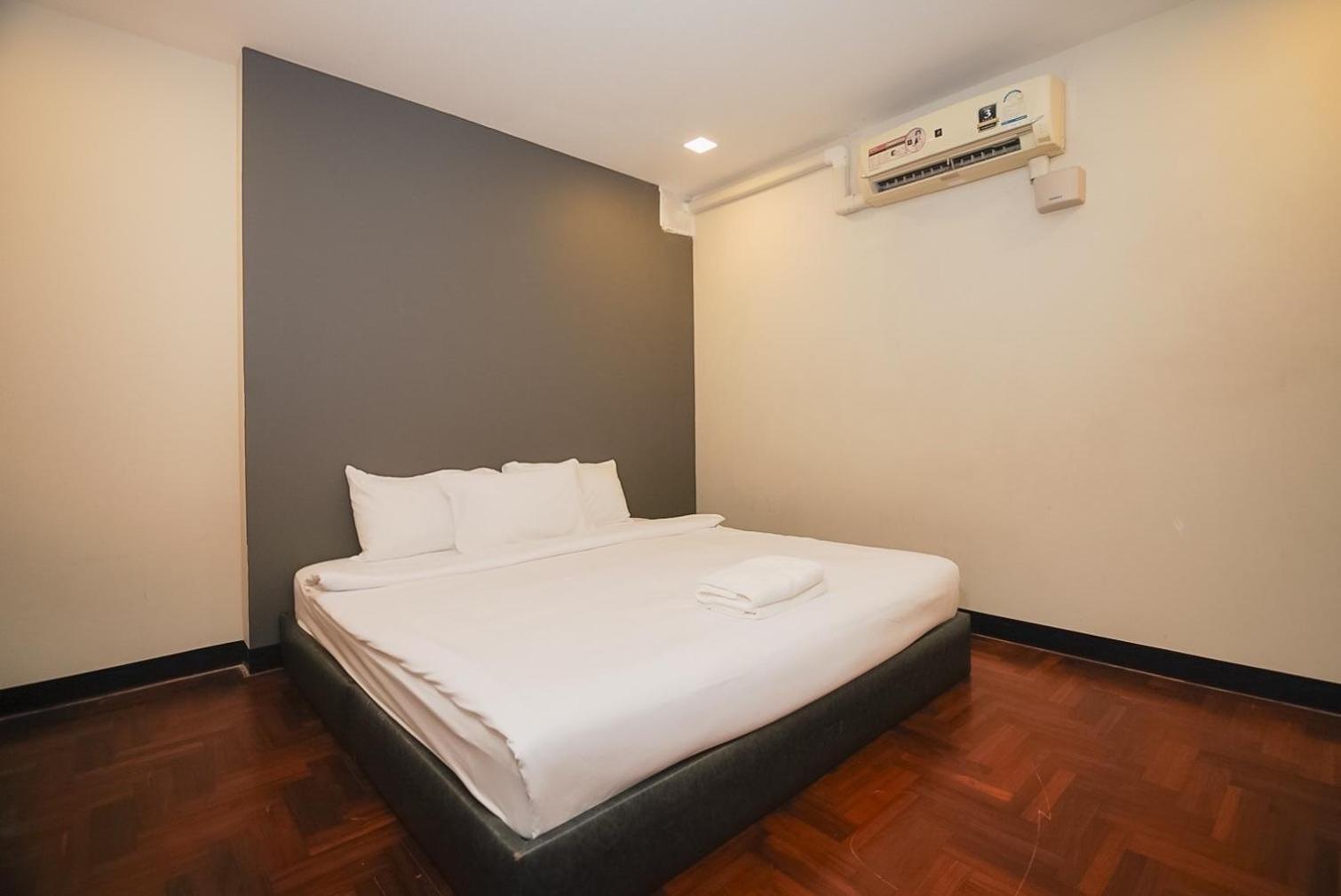Go Inn Silom Bts Surasak X โกอินน์ สีลม บีทีเอส สถานีสุรศักดิ์ 방콕 외부 사진